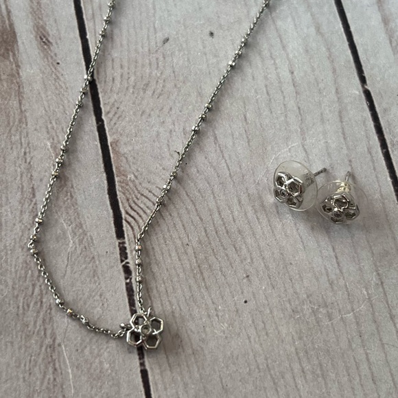 Kendra Scott Rue Earring Studs and Necklace Set Kendra Scott Bundle Silver Women - Picture 3 of 5